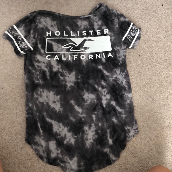 Hollister Graphic Tee - Picture 2 of 3